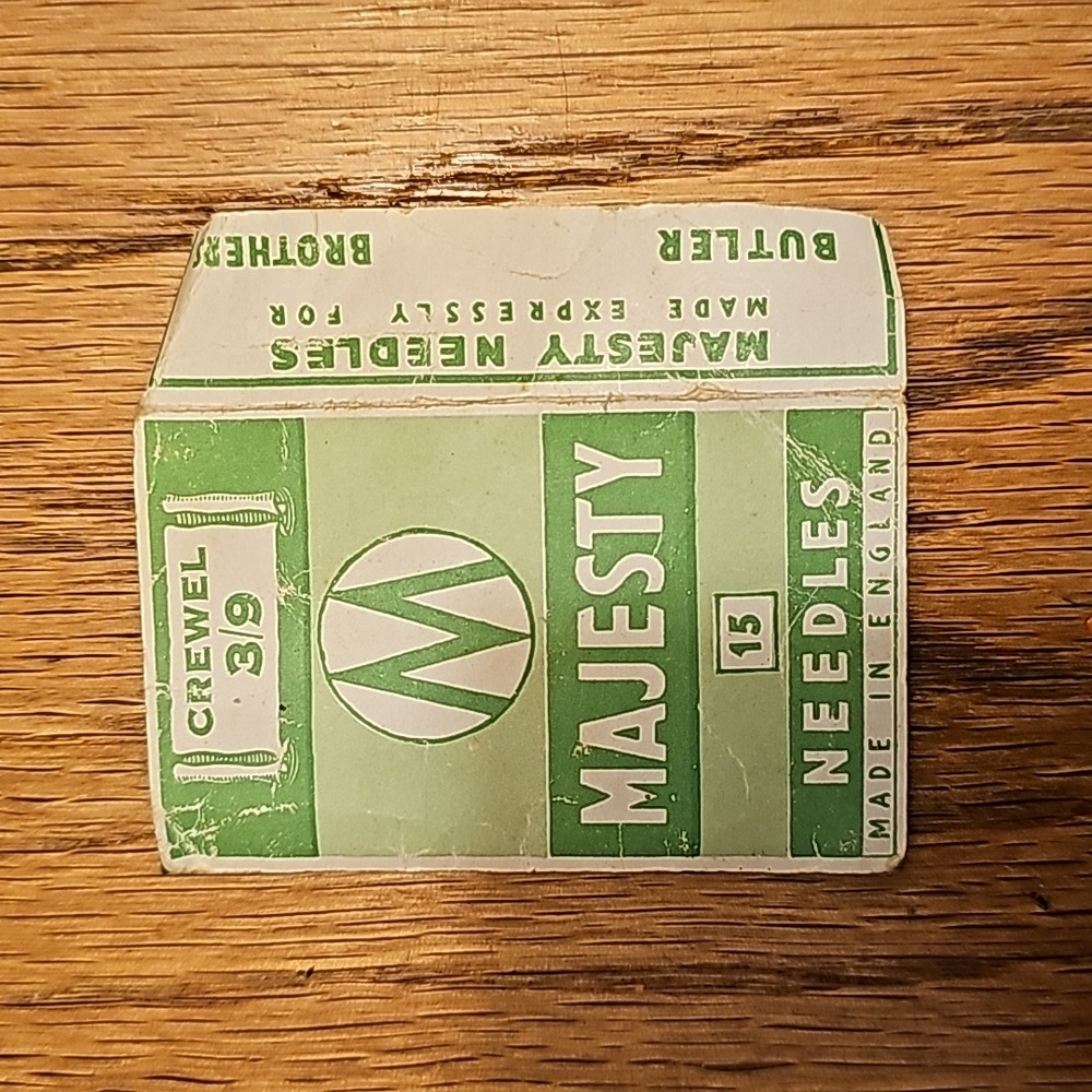 VINTAGE Majesty Needle Set